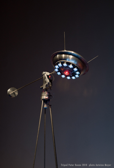 robotic lamp, design Peter Keene